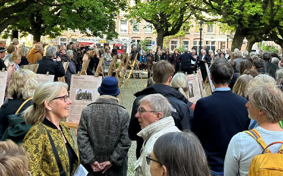 Herdenking op 4 mei op het Kastanjeplein